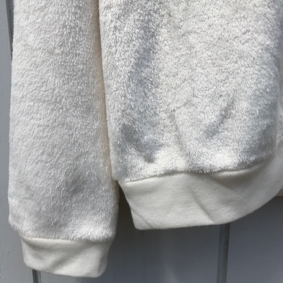 NWT Disney Stitch “Chillin” Plush Top - Picture 6 of 10